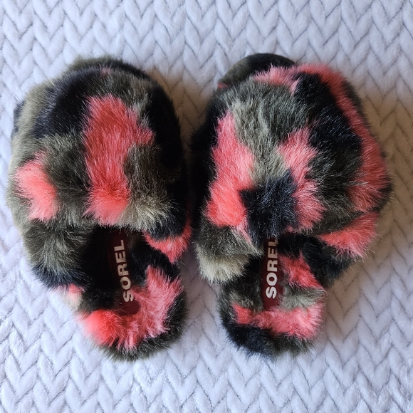 Sorel Go Mail Run Red & Black Fur Slippers Size 6 - Picture 6 of 9
